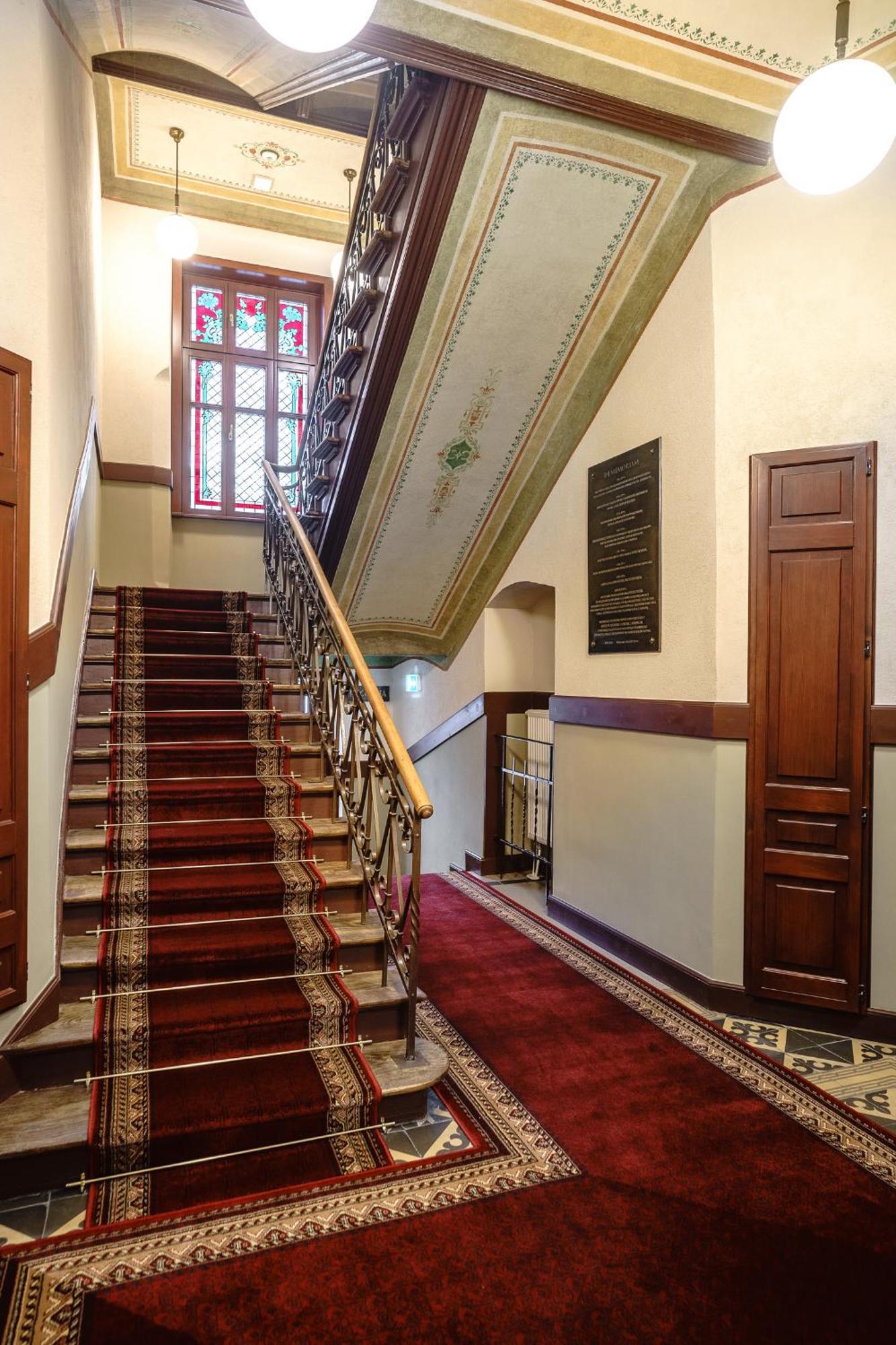 Old Town Ac Apartments Main Raiway Station คราคูฟ ภายนอก รูปภาพ
