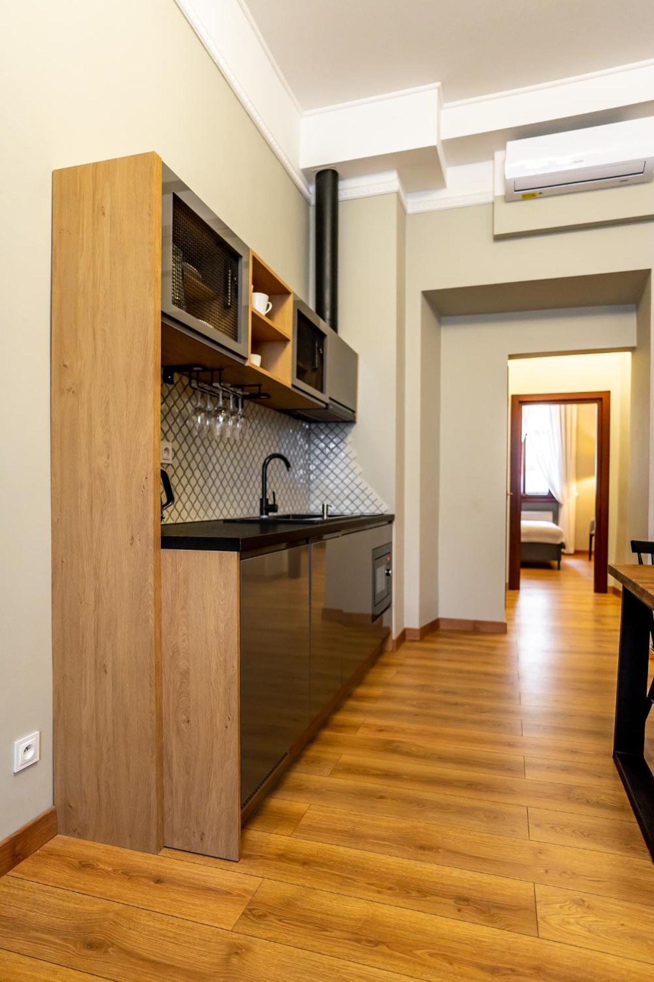 Old Town Ac Apartments Main Raiway Station คราคูฟ ภายนอก รูปภาพ